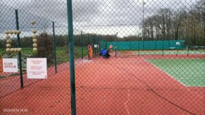 Lire la suite à propos de l’article Entretien des courts extérieurs en béton poreux